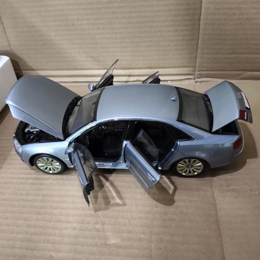 [Kyosho] 1:18 Audi 2006 A8 W12 D3 Blue Model Car Die-Cast