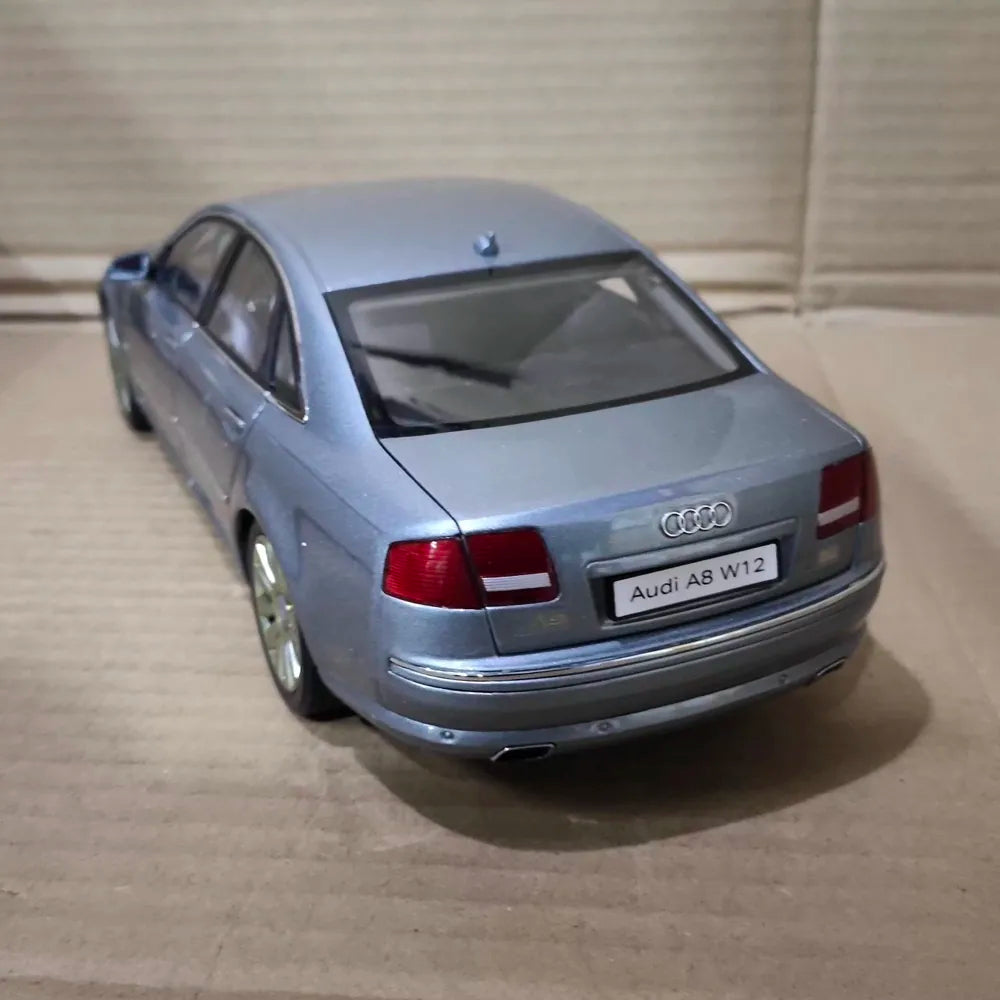 [Kyosho] 1:18 Audi 2006 A8 W12 D3 Blue Model Car Die-Cast
