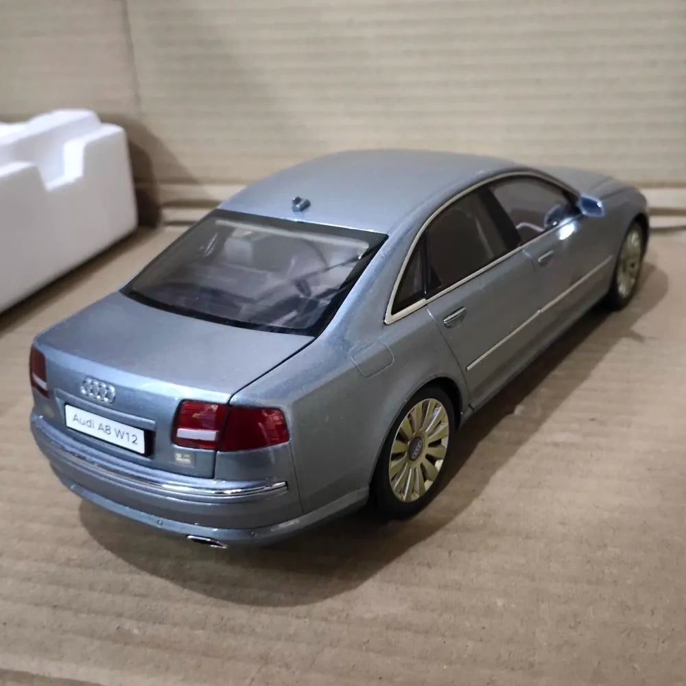 [Kyosho] 1:18 Audi 2006 A8 W12 D3 Blue Model Car Die-Cast