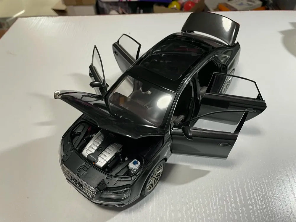 [Kyosho] 1:18 Audi 2010 A8 W12 D4 Black Model Car Die-Cast