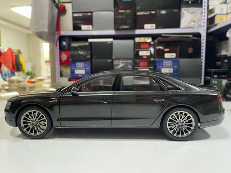 [Kyosho] 1:18 Audi 2010 A8 W12 D4 Black Model Car Die-Cast