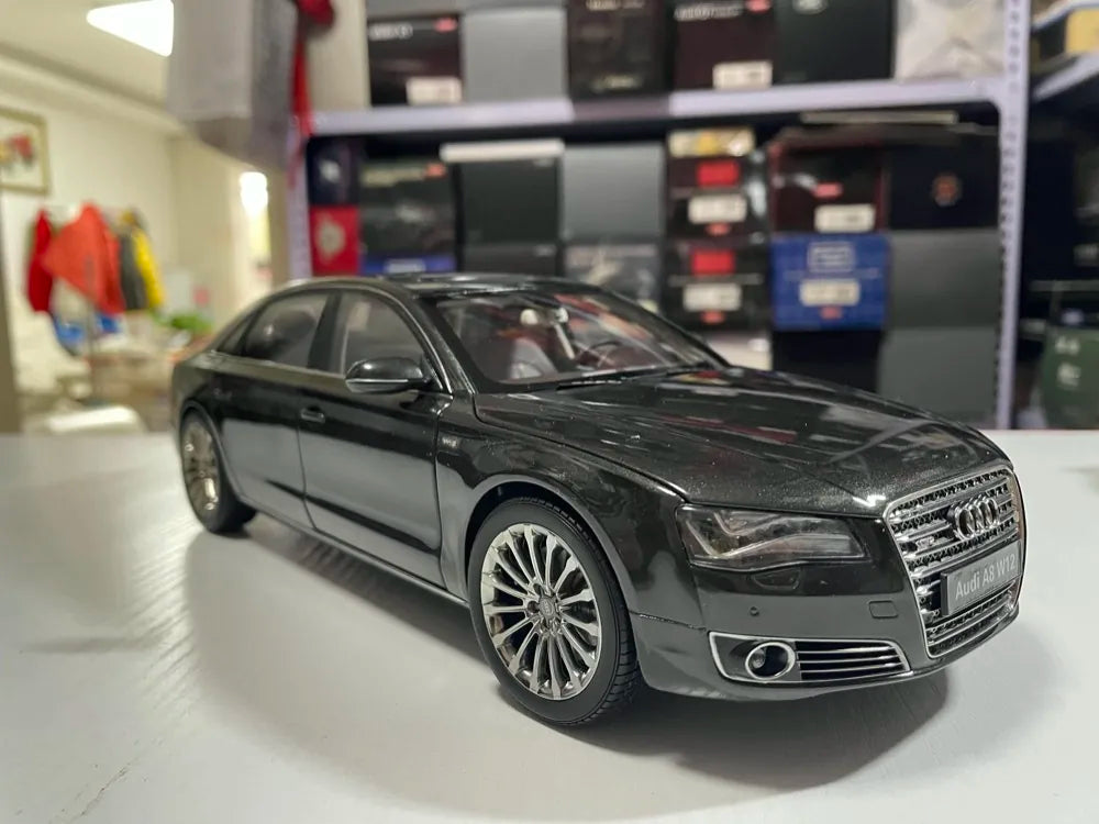 [Kyosho] 1:18 Audi 2010 A8 W12 D4 Black Model Car Die-Cast