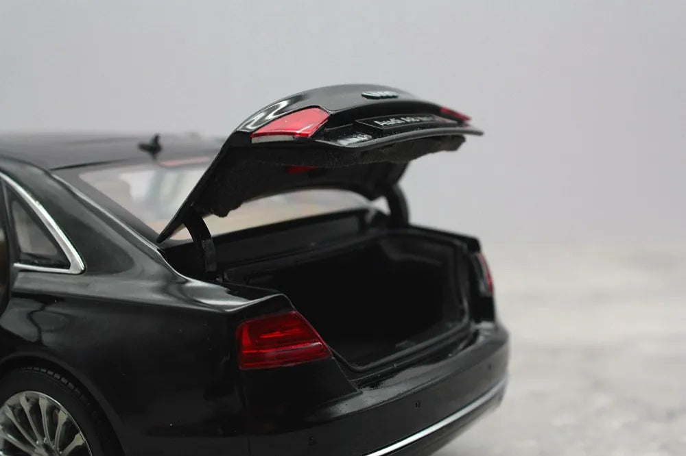 [Kyosho] 1:18 Audi 2010 A8L W12 D4 Black Model Car Die-Cast