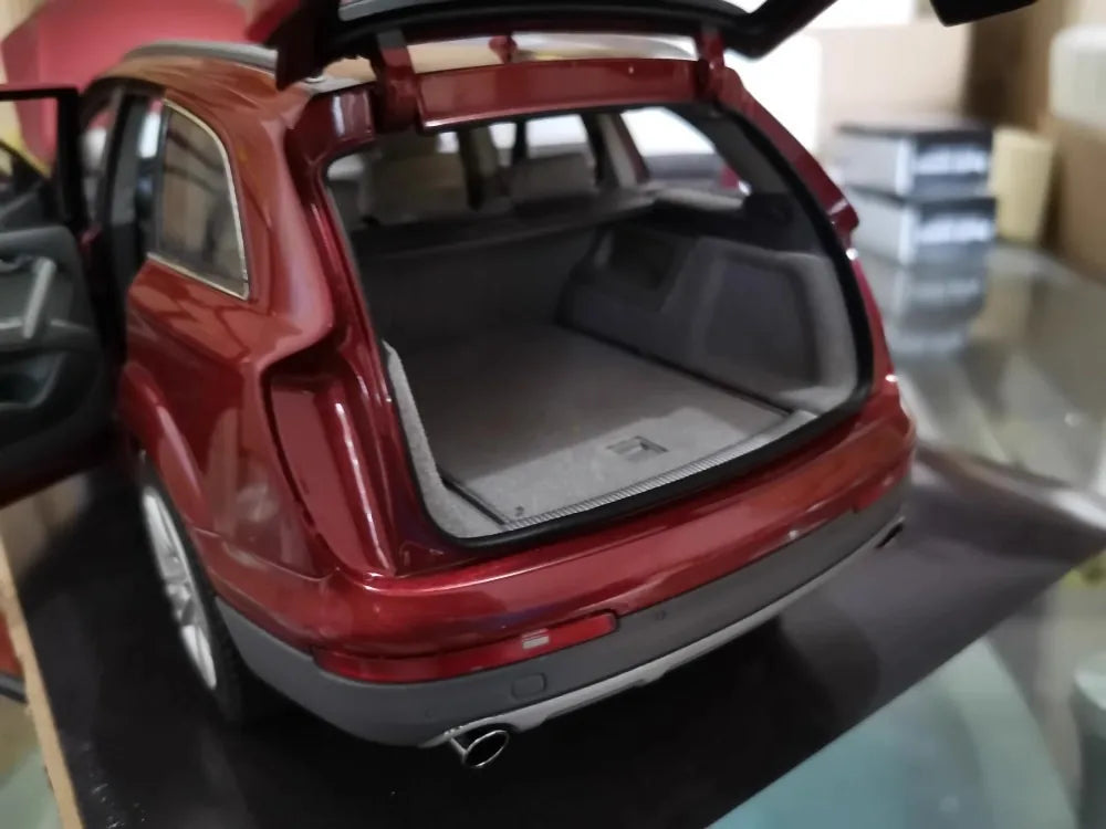 [Kyosho] 1:18 Audi 2010 Q7 Facelift punainen pienoismalli Die-Cast