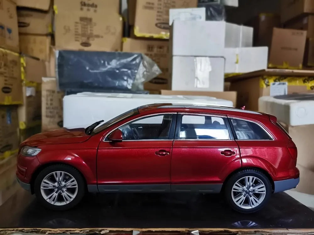 [Kyosho] 1:18 Audi 2010 Q7 Facelift punainen pienoismalli Die-Cast
