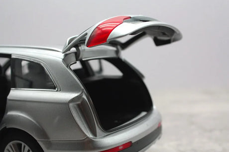 [Kyosho] 1:18 Audi 2010 Q7 Facelift Silver Model Car Die-Cast