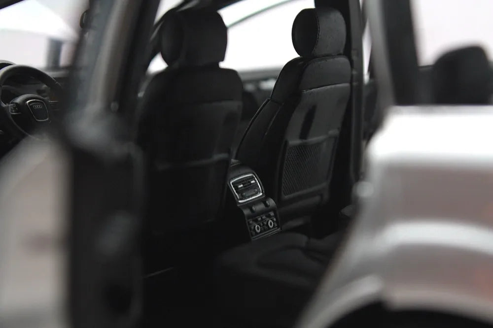 [Kyosho] 1:18 Audi 2010 Q7 Facelift argento modellino di auto Die-Cast