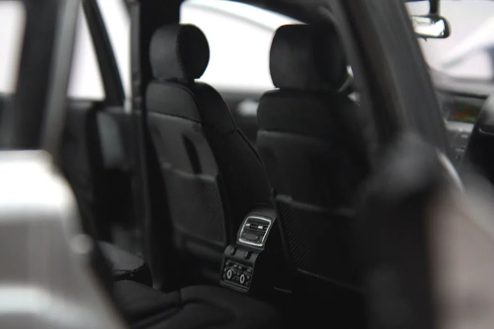 [Kyosho] 1:18 Audi 2010 Q7 Facelift argento modellino di auto Die-Cast