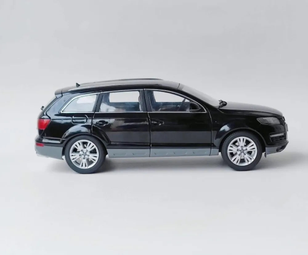 [Kyosho] 1:18 Audi 2010 Q7 Facelift Black Model Car Die-Cast