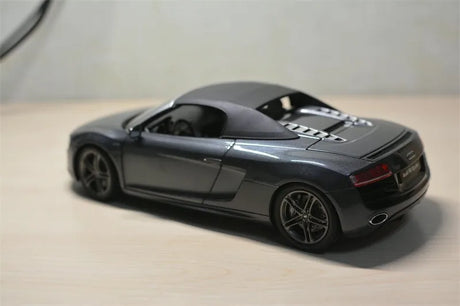 [Kyosho] 1:18 Audi 2010 R8 Spyder Gray Model Car Die-Cast