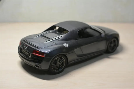 [Kyosho] 1:18 Audi 2010 R8 Spyder Gray Model Car Die-Cast