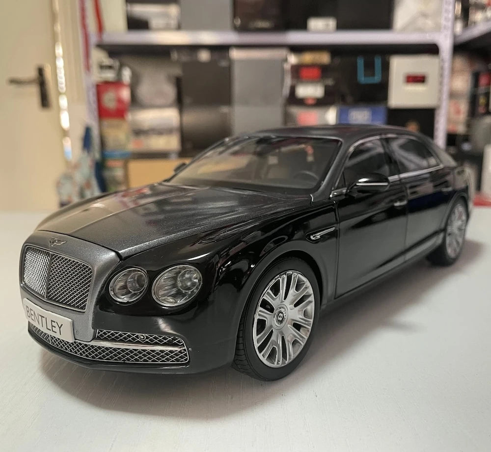 [Kyosho] 1:18 Bentley 2013 Flying Spur nero modellino di auto Die-Cast
