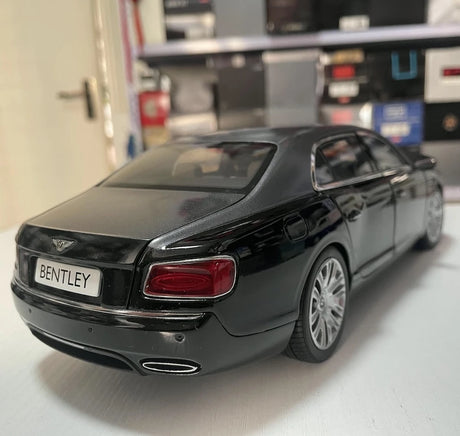 [Kyosho] 1:18 Bentley 2013 Flying Spur Black Model Car Die-Cast