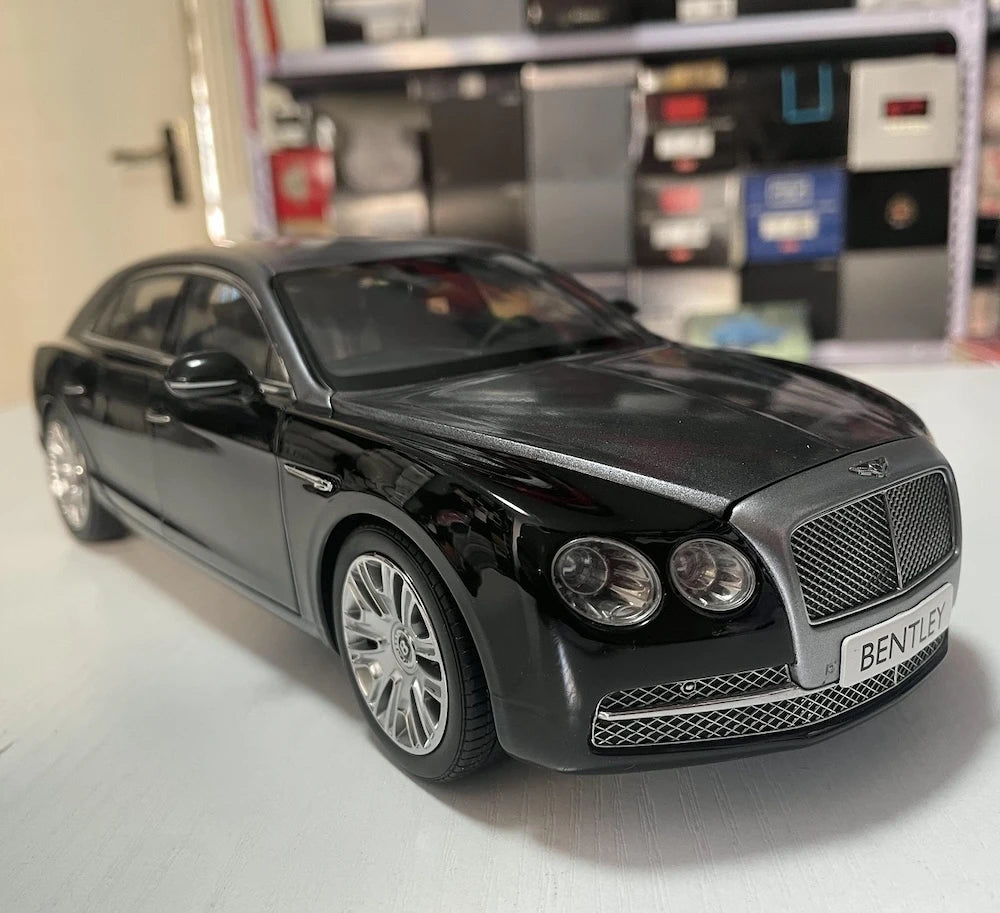 [Kyosho] 1:18 Bentley 2013 Flying Spur zwart modelauto Die-Cast