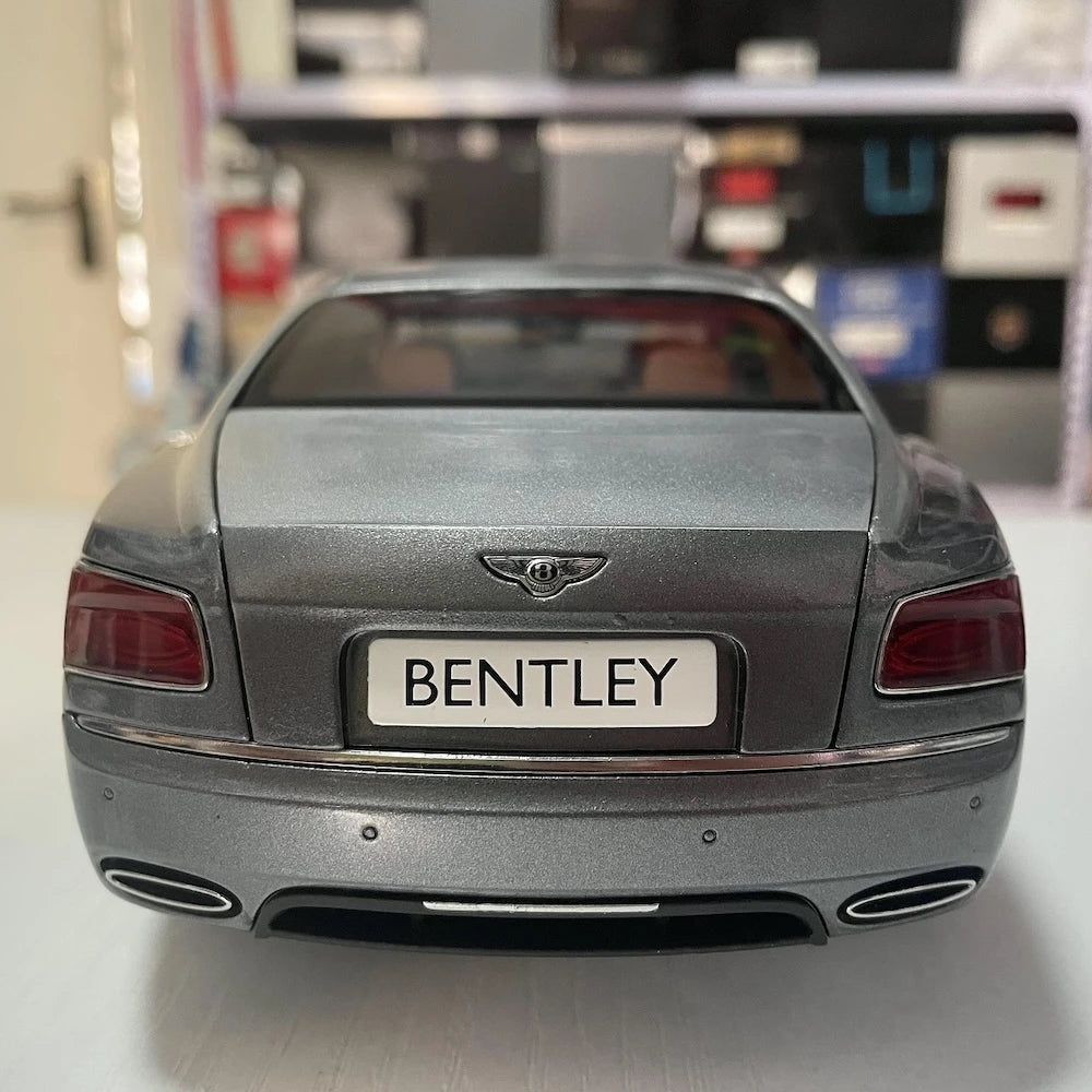 [Kyosho] 1:18 Bentley 2013 Flying Spur Silver Model Car Die-Cast
