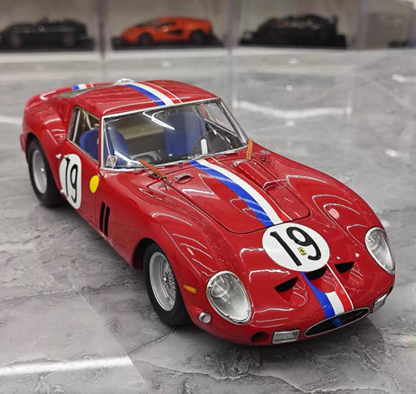 [Kyosho] 1:18 Ferrari 1962 250 GTO rood Racing Livery #19 modelauto Die-Cast