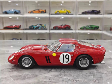 [Kyosho] 1:18 Ferrari 1962 250 GTO rood Racing Livery #19 modelauto Die-Cast