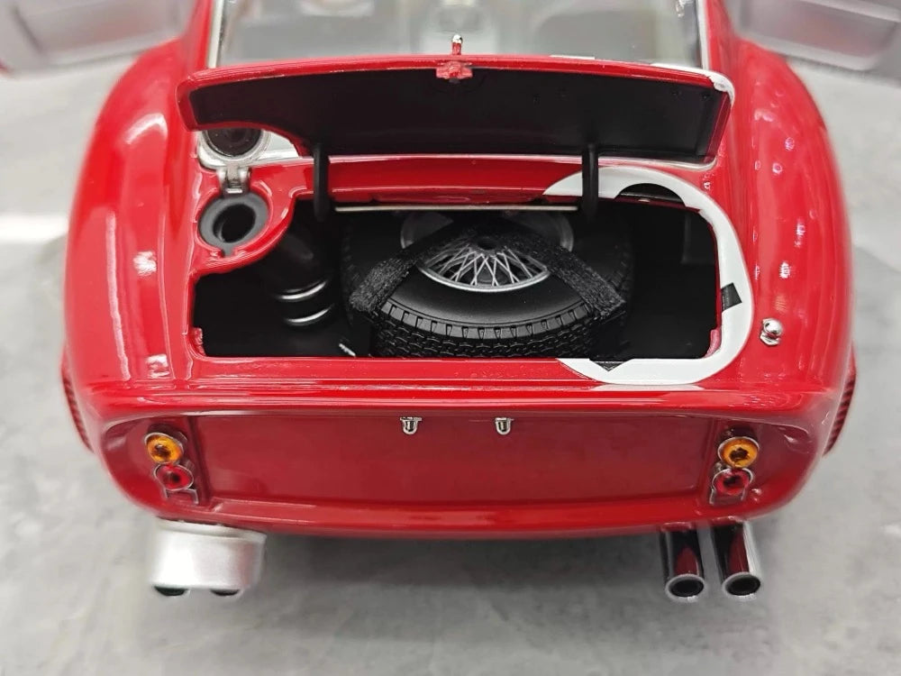 [Kyosho] 1:18 Ferrari 1962 250 GTO Red Racing Livery #22 Model Car Die-Cast