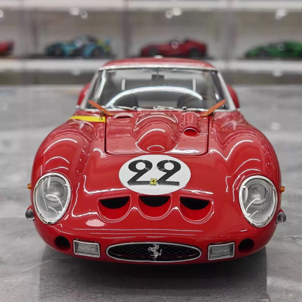 [Kyosho] 1:18 Ferrari 1962 250 GTO Red Racing Livery #22 Model Car Die-Cast