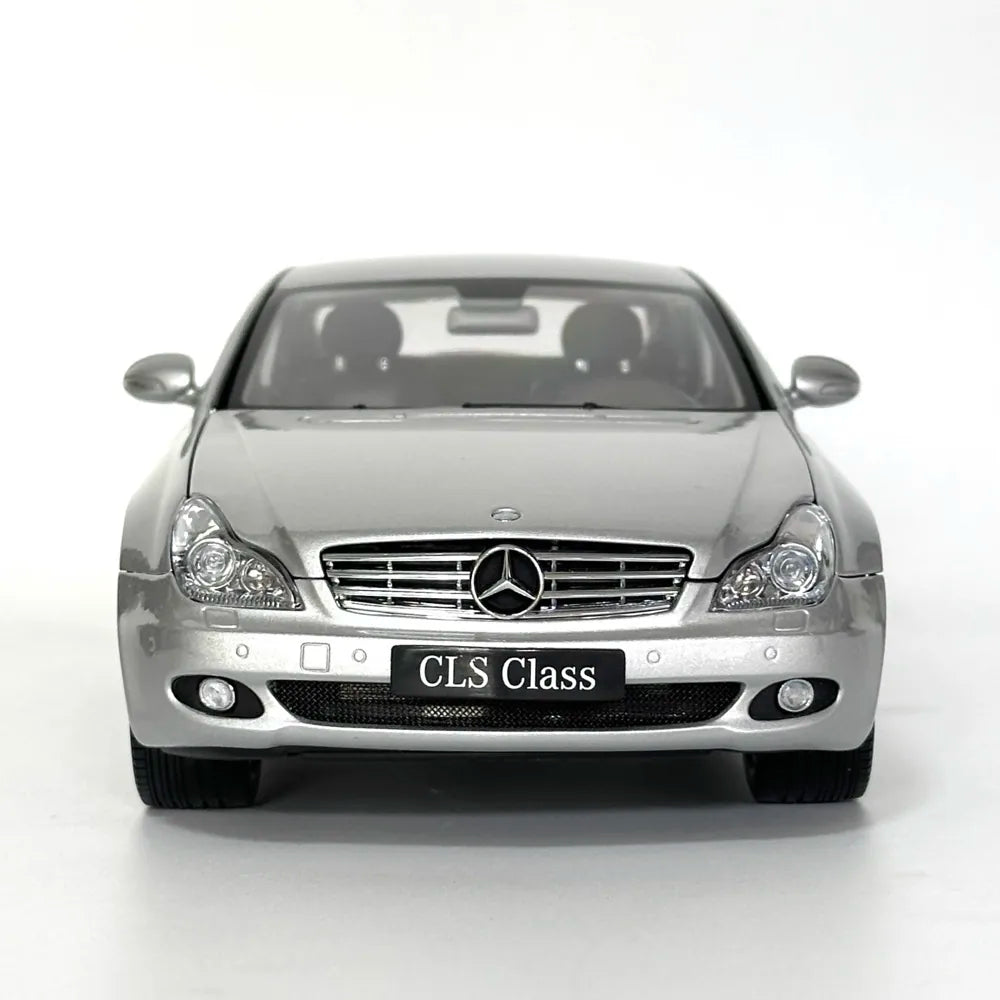 [Kyosho] 1:18 Mercedes-Benz 2004 CLS500 Silver Model Car Die-Cast