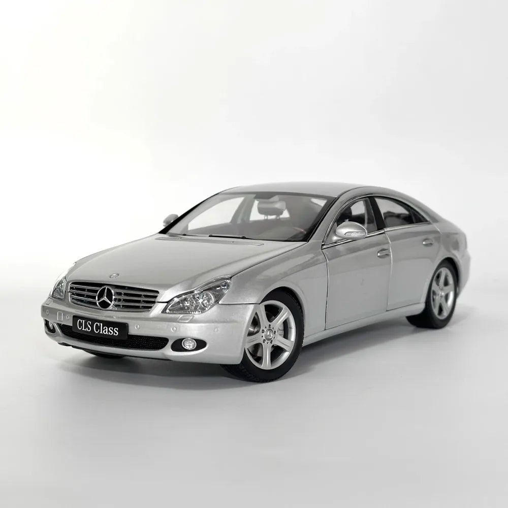 [Kyosho] 1:18 Mercedes-Benz 2004 CLS500 Silver Model Car Die-Cast