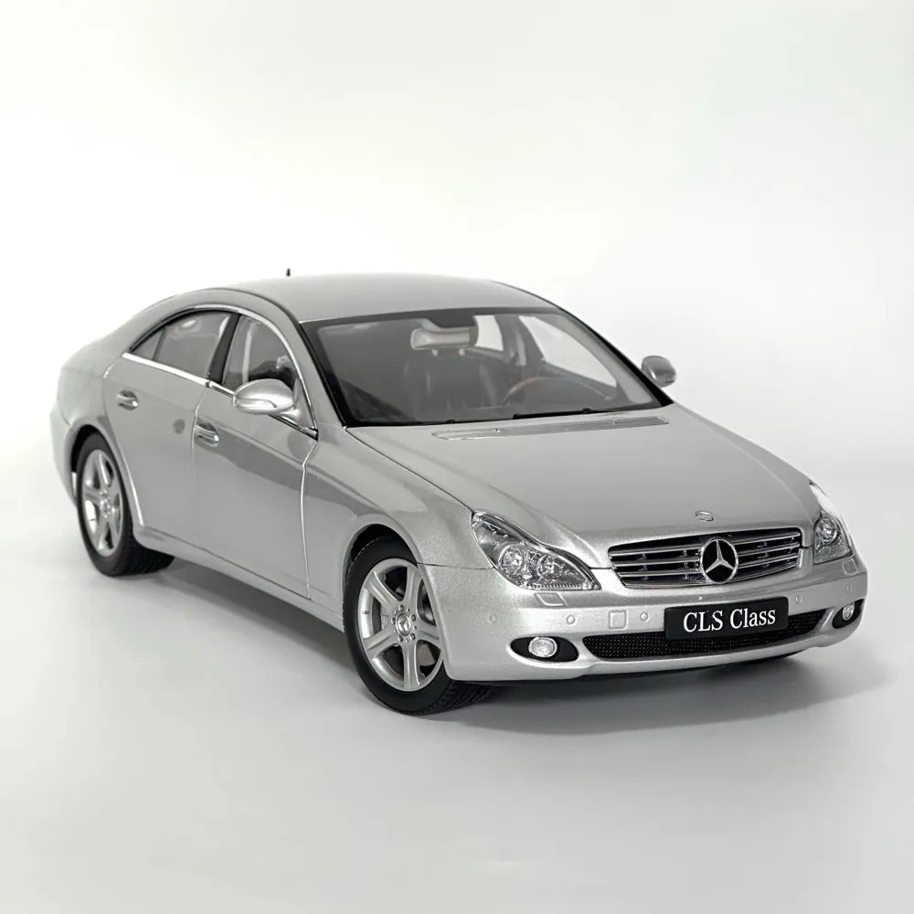 [Kyosho] 1:18 Mercedes-Benz 2004 CLS500 Silver Model Car Die-Cast