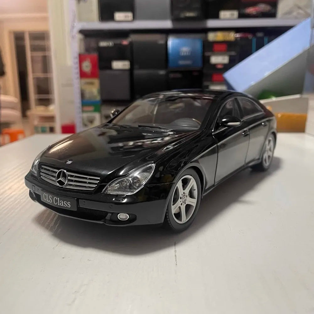 [Kyosho] 1:18 Mercedes-Benz 2004 CLS500 Black Model Car Die-Cast