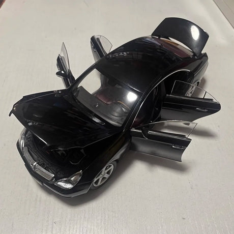[Kyosho] 1:18 Mercedes-Benz 2004 CLS500 Black Model Car Die-Cast