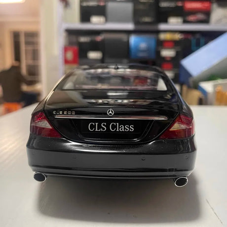 [Kyosho] 1:18 Mercedes-Benz 2004 CLS500 Black Model Car Die-Cast