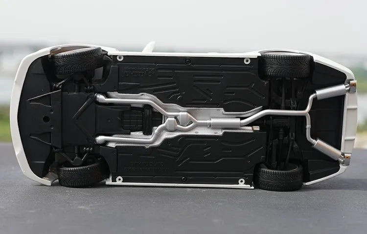 [Kyosho] 1:18 Mercedes-Benz 2006 CLK DTM AMG Cabriolet valkoinen pienoismalli Die-Cast