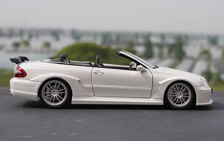 [Kyosho] 1:18 Mercedes-Benz 2006 CLK DTM AMG Cabriolet valkoinen pienoismalli Die-Cast