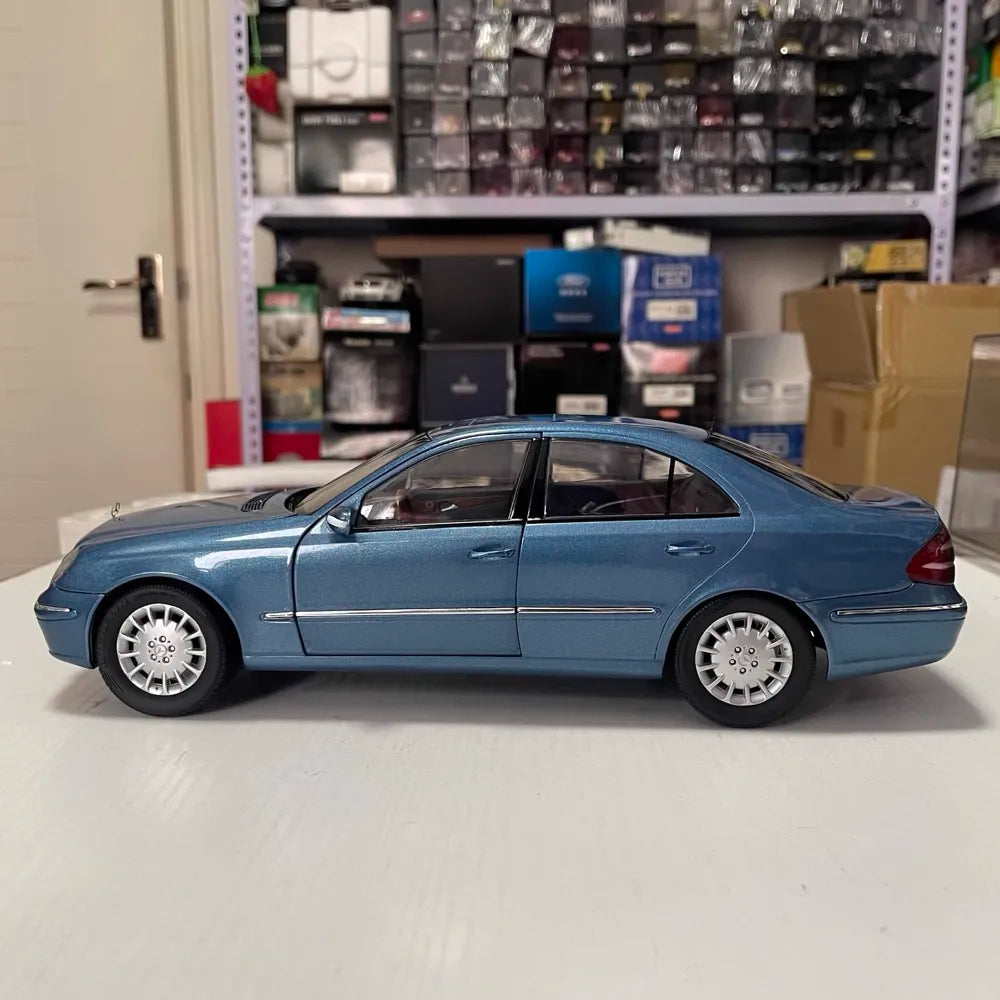 [Kyosho] 1:18 Mercedes-Benz 2007 E-Class W211 E280 Blue Model Car Die-Cast