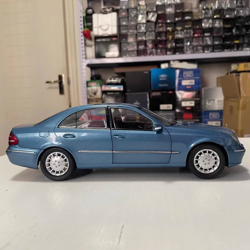 [Kyosho] 1:18 Mercedes-Benz 2007 E-Class W211 E280 Blue Model Car Die-Cast