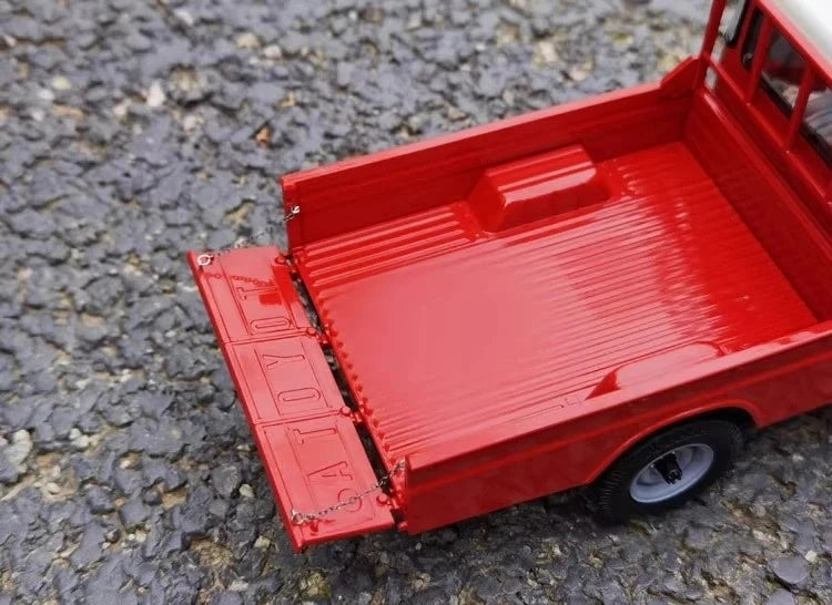 [Kyosho] 1:18 Toyota 1980 Land Cruiser LC40 pick-up rosso modellino di auto Die-Cast