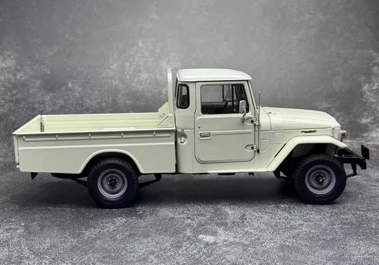 [Kyosho] 1:18 Toyota 1980 Land Cruiser LC40 Pickup White Model Car Die-Cast