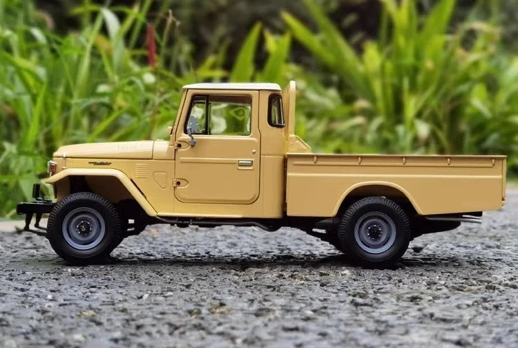 [Kyosho] 1:18 Toyota 1980 Land Cruiser LC40 Pickup Yellow Model Car Die-Cast