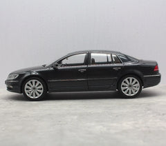 [Kyosho] 1:18 Volkswagen 2011 Phaeton Black Model Car Die-Cast