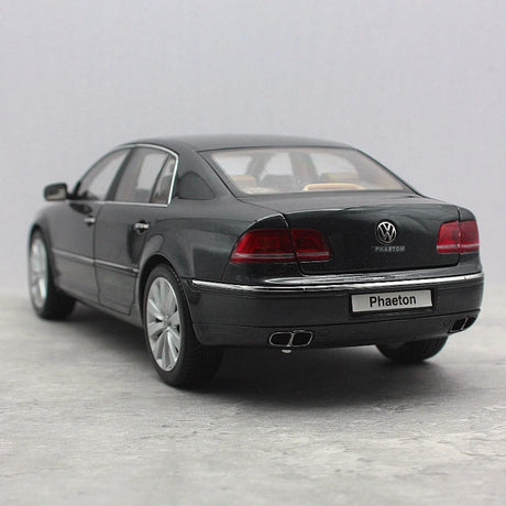 [Kyosho] 1:18 Volkswagen 2011 Phaeton Black Model Car Die-Cast