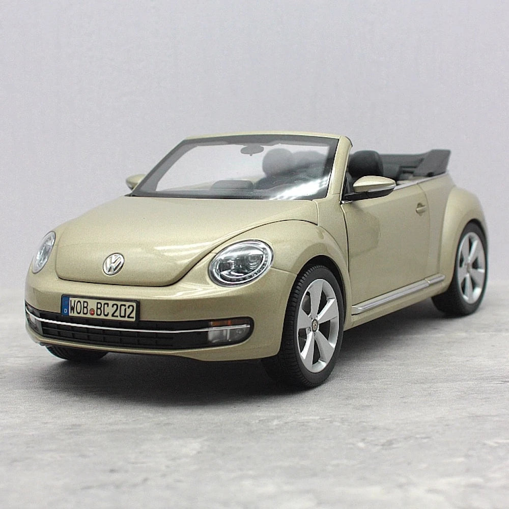 [Kyosho] 1:18 Volkswagen 2013 Beetle Convertible Gold Model Car Die-Cast