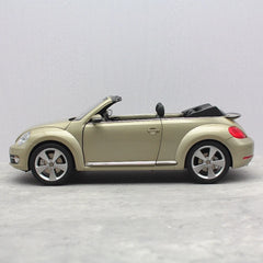 [Kyosho] 1:18 Volkswagen 2013 Beetle Convertible Gold Model Car Die-Cast