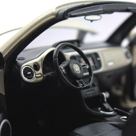 [Kyosho] 1:18 Volkswagen 2013 Beetle Convertible Gold Model Car Die-Cast