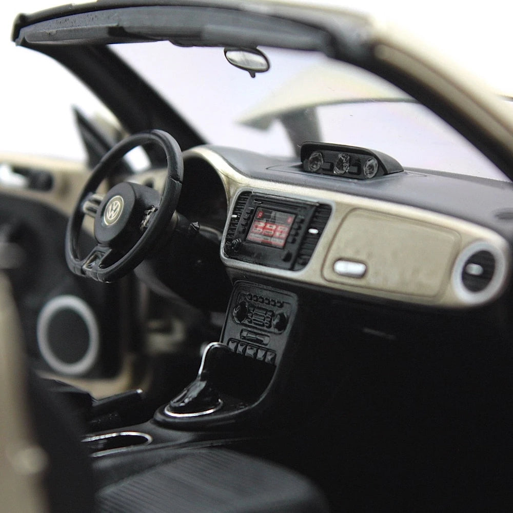 [Kyosho] 1:18 Volkswagen 2013 Beetle Convertible Gold Model Car Die-Cast