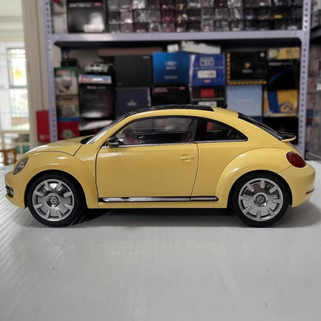 [Kyosho] 1:18 Volkswagen 2013 Beetle Coupe Yellow Model Car Die-Cast