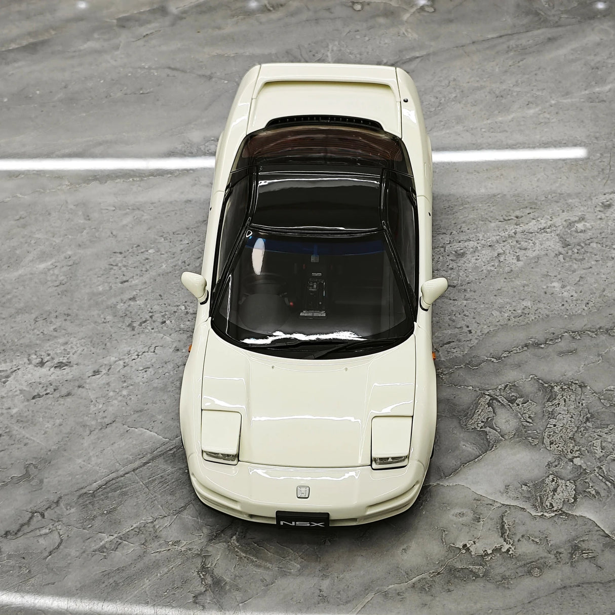 LCD Honda 1990 NSX NA1 White 1:18 – Sammelobjekt aus Druckguss