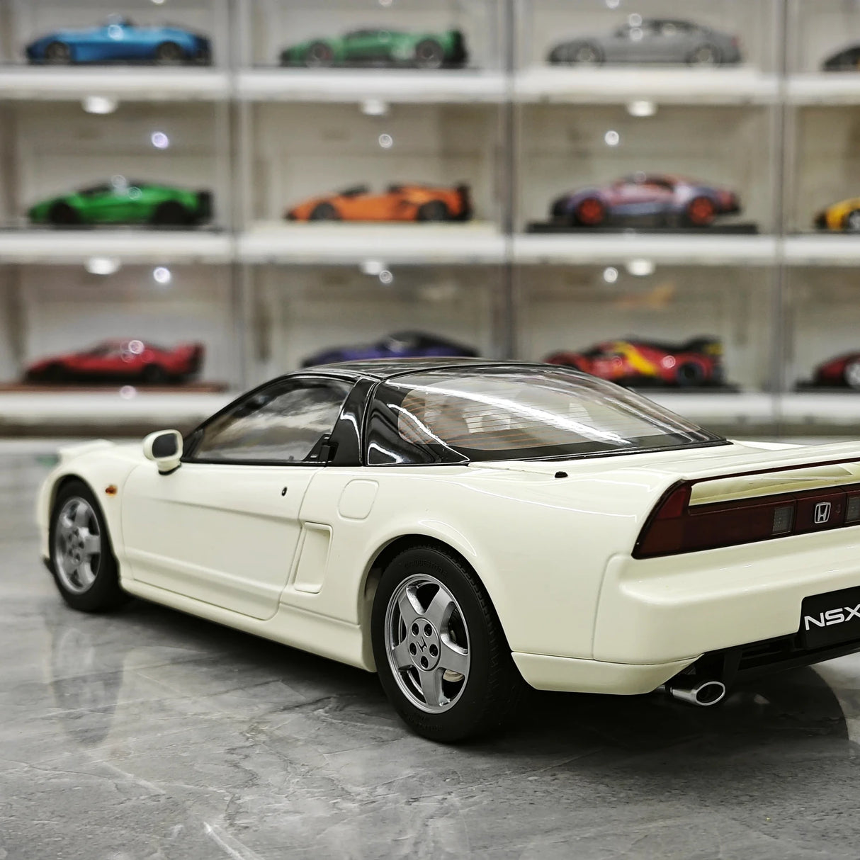LCD Honda 1990 NSX NA1 White 1:18 – Sammelobjekt aus Druckguss