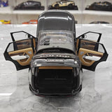[LCD] 1:18 Land Rover 2022 Range Rover SV Black Model Car Die-Cast