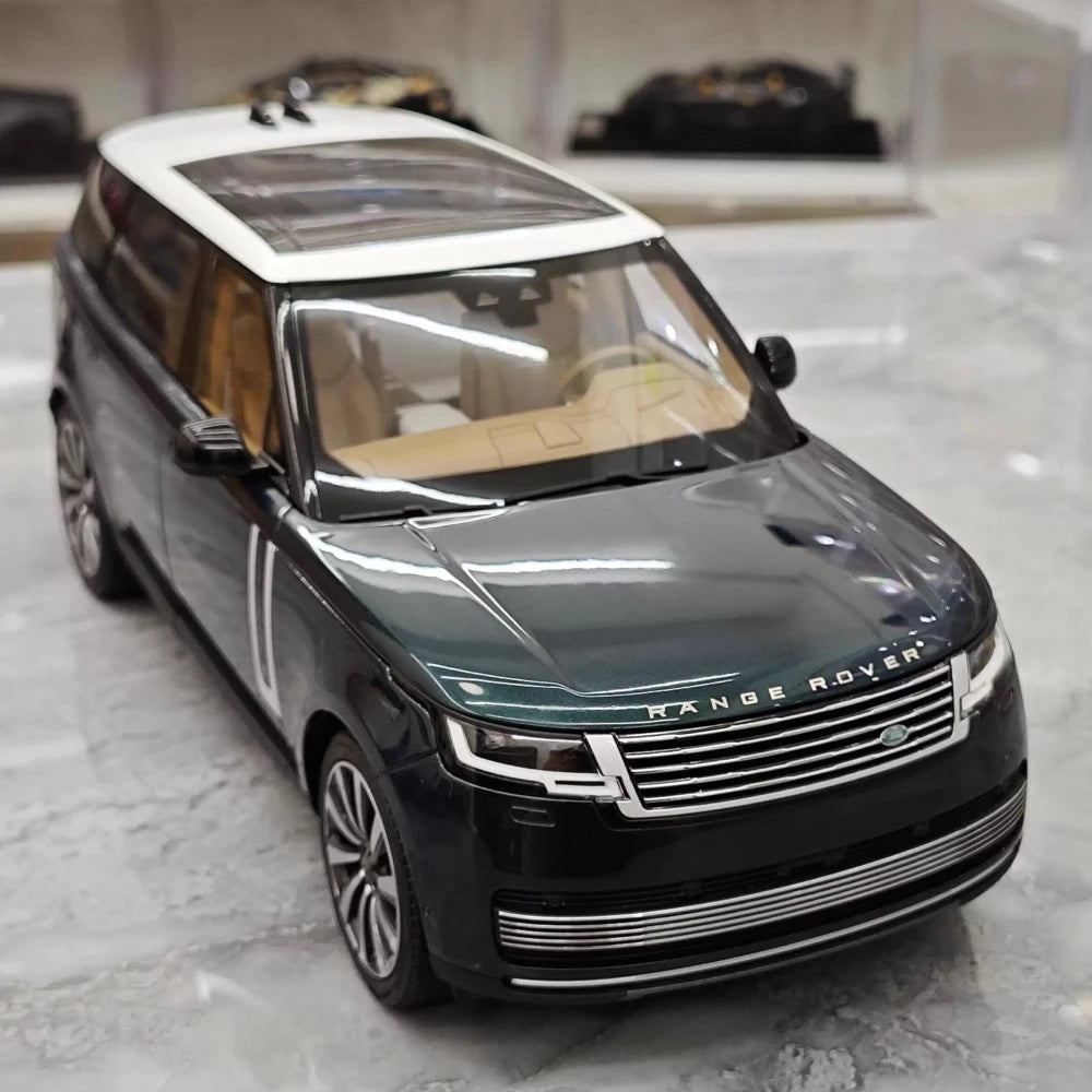 [LCD] 1:18 Land Rover 2022 Range Rover SV Green Model Car Die-Cast
