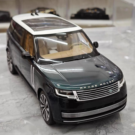 [LCD] 1:18 Land Rover 2022 Range Rover SV Green Model Car Die-Cast