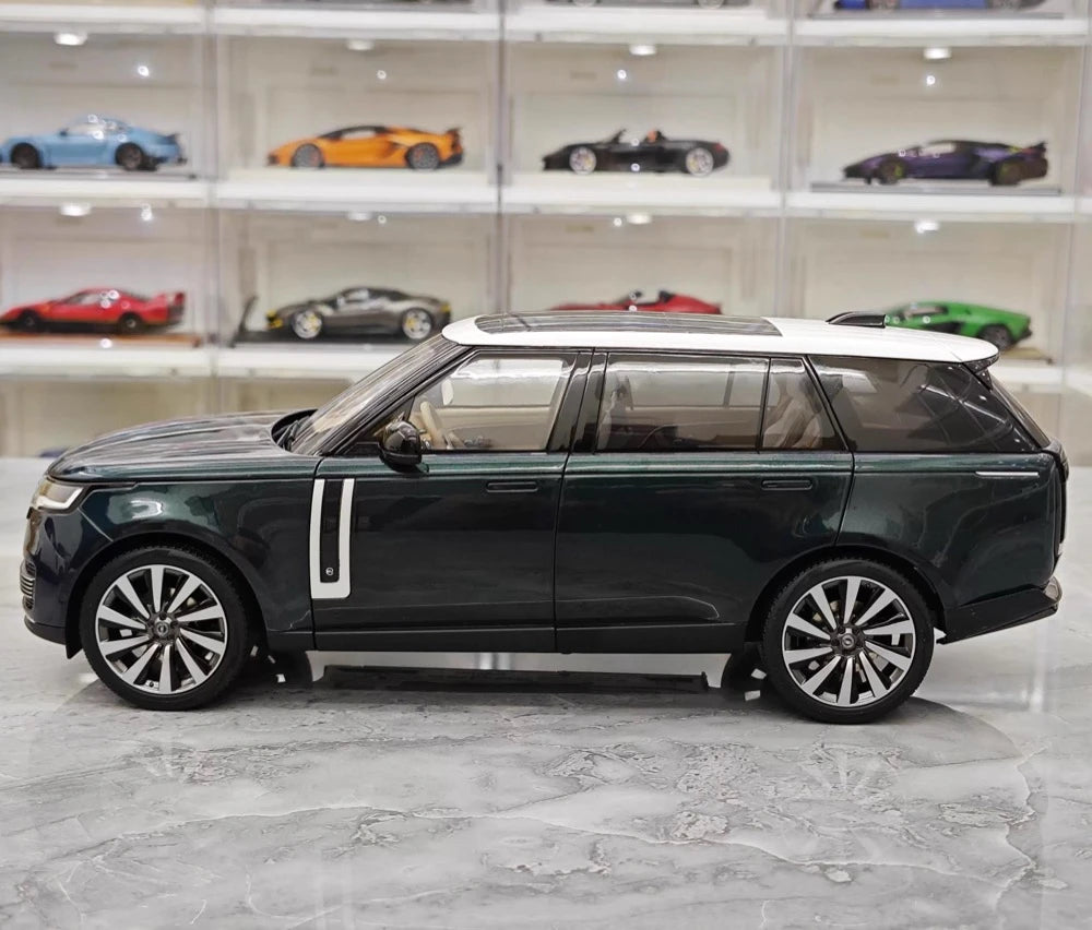 [LCD] 1:18 Land Rover 2022 Range Rover SV Green Model Car Die-Cast