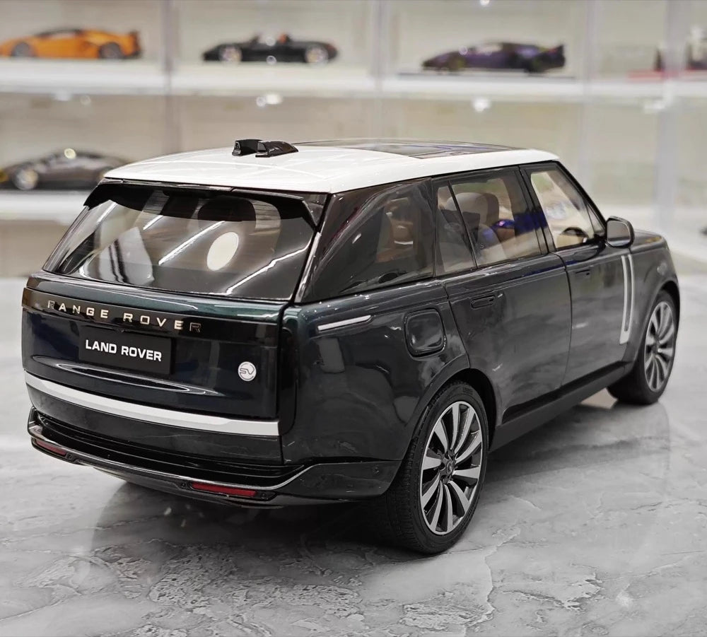[LCD] 1:18 Land Rover 2022 Range Rover SV Green Model Car Die-Cast